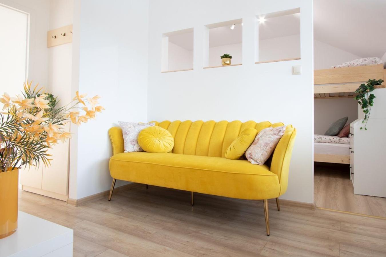 Apartamenty Gorki Male Tuszyn Buitenkant foto