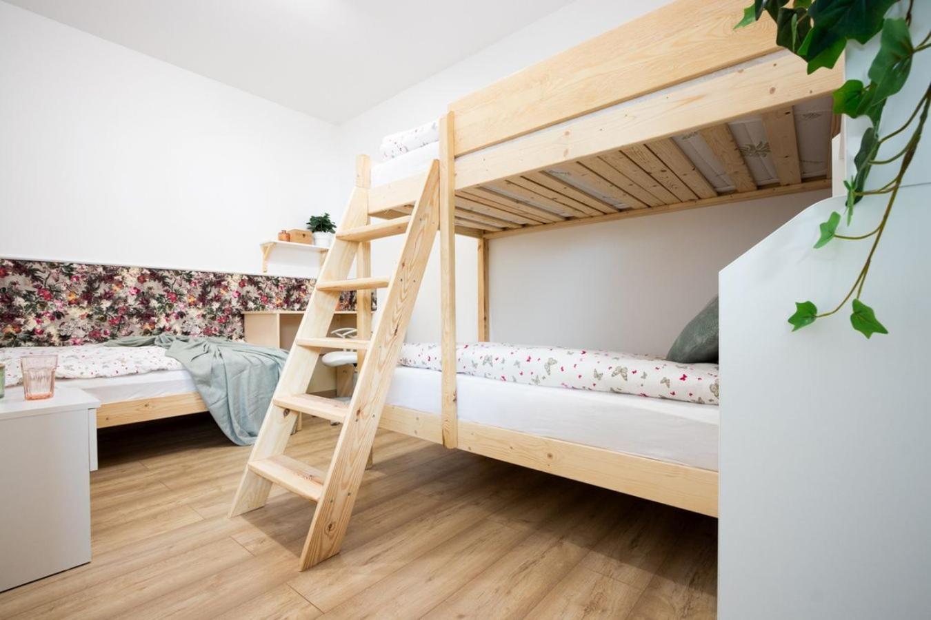 Apartamenty Gorki Male Tuszyn Buitenkant foto