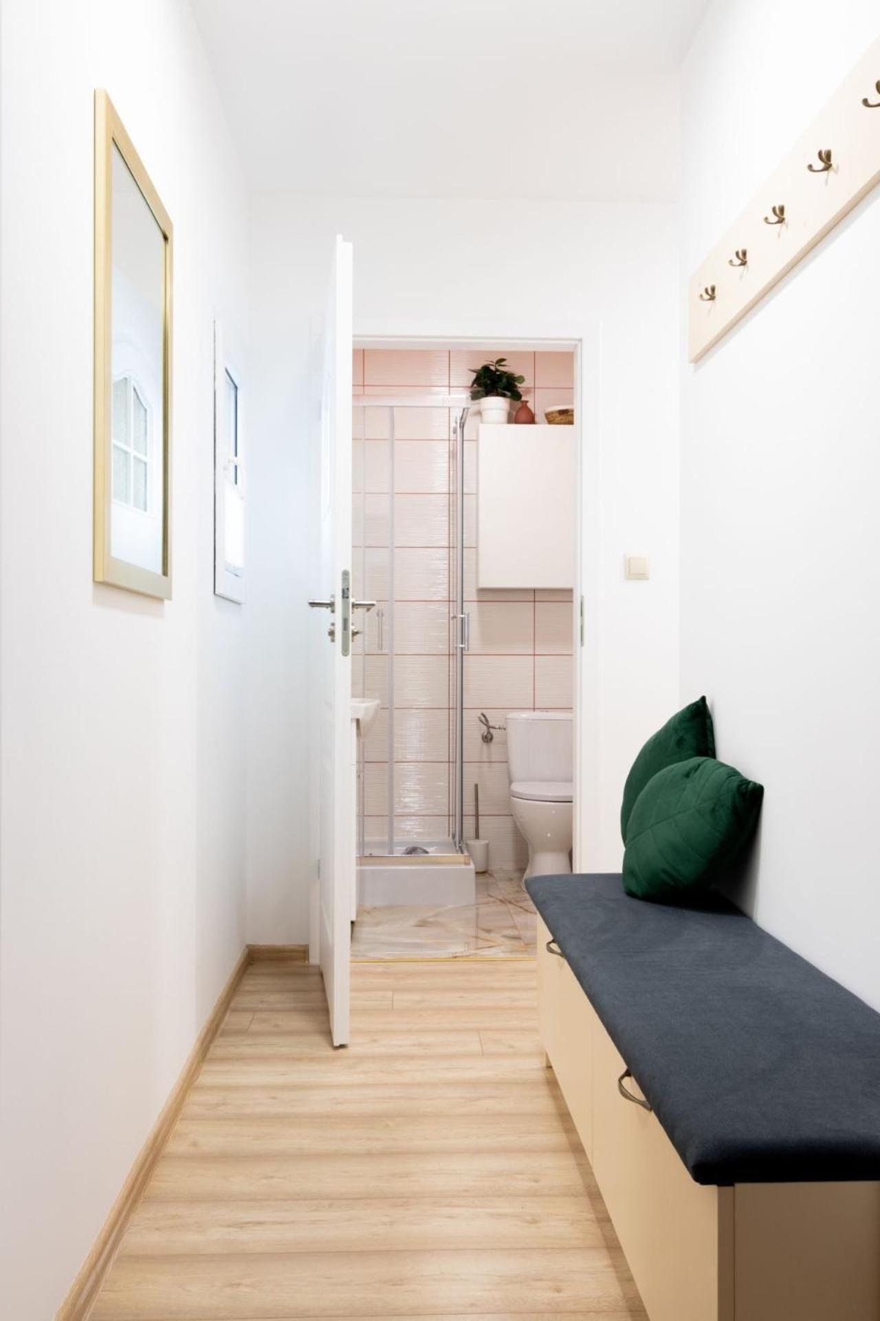 Apartamenty Gorki Male Tuszyn Buitenkant foto
