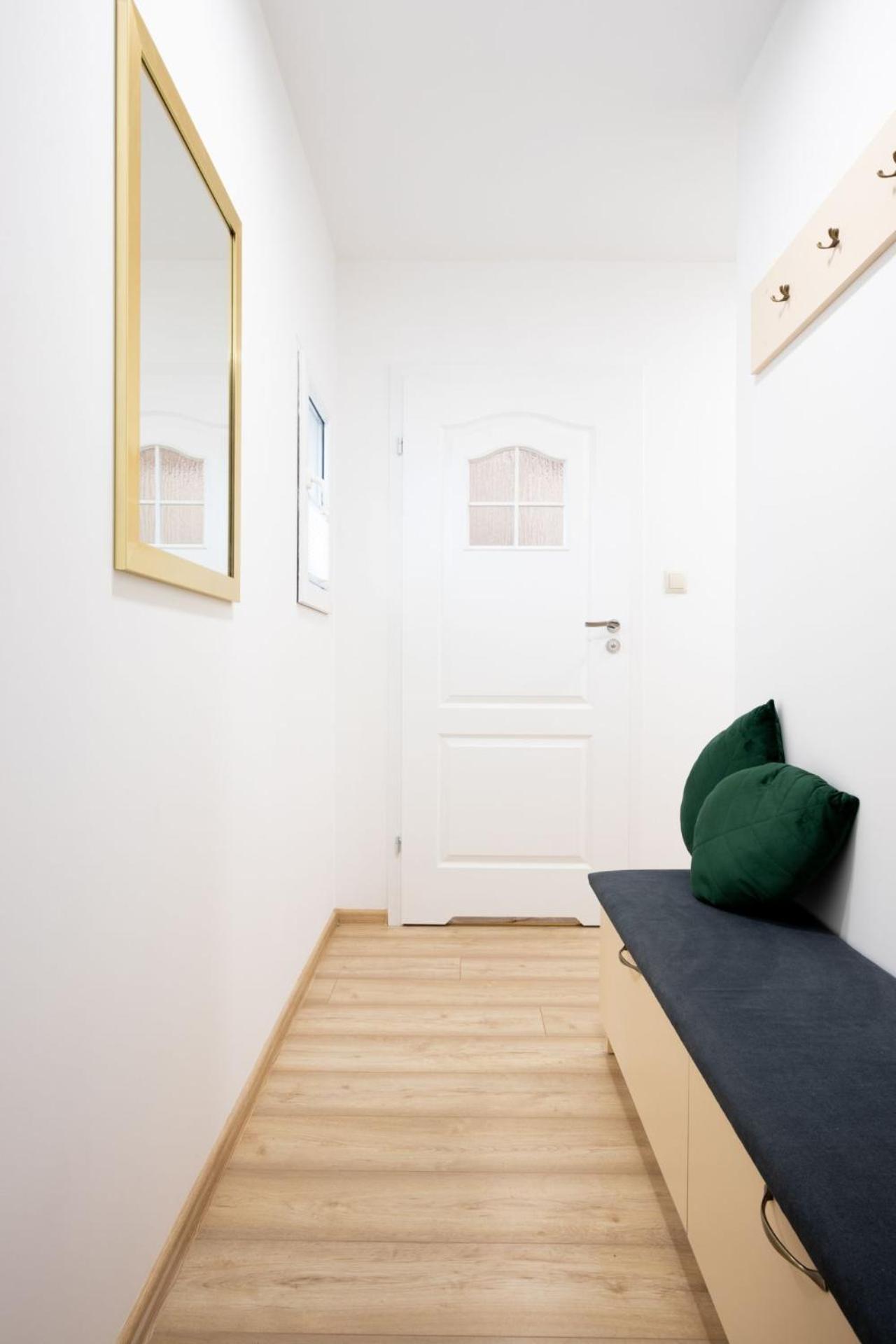 Apartamenty Gorki Male Tuszyn Buitenkant foto