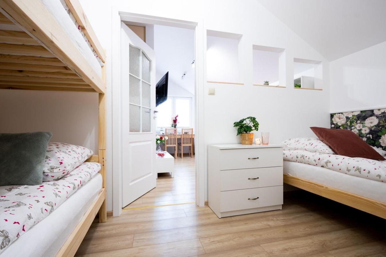 Apartamenty Gorki Male Tuszyn Buitenkant foto